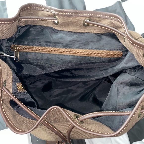 Backpack - Picture 3 of 5